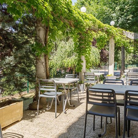ホテル B＆B オテル ル ピュイ アン ヴレ Vals-pres-le-Puy エクステリア 写真