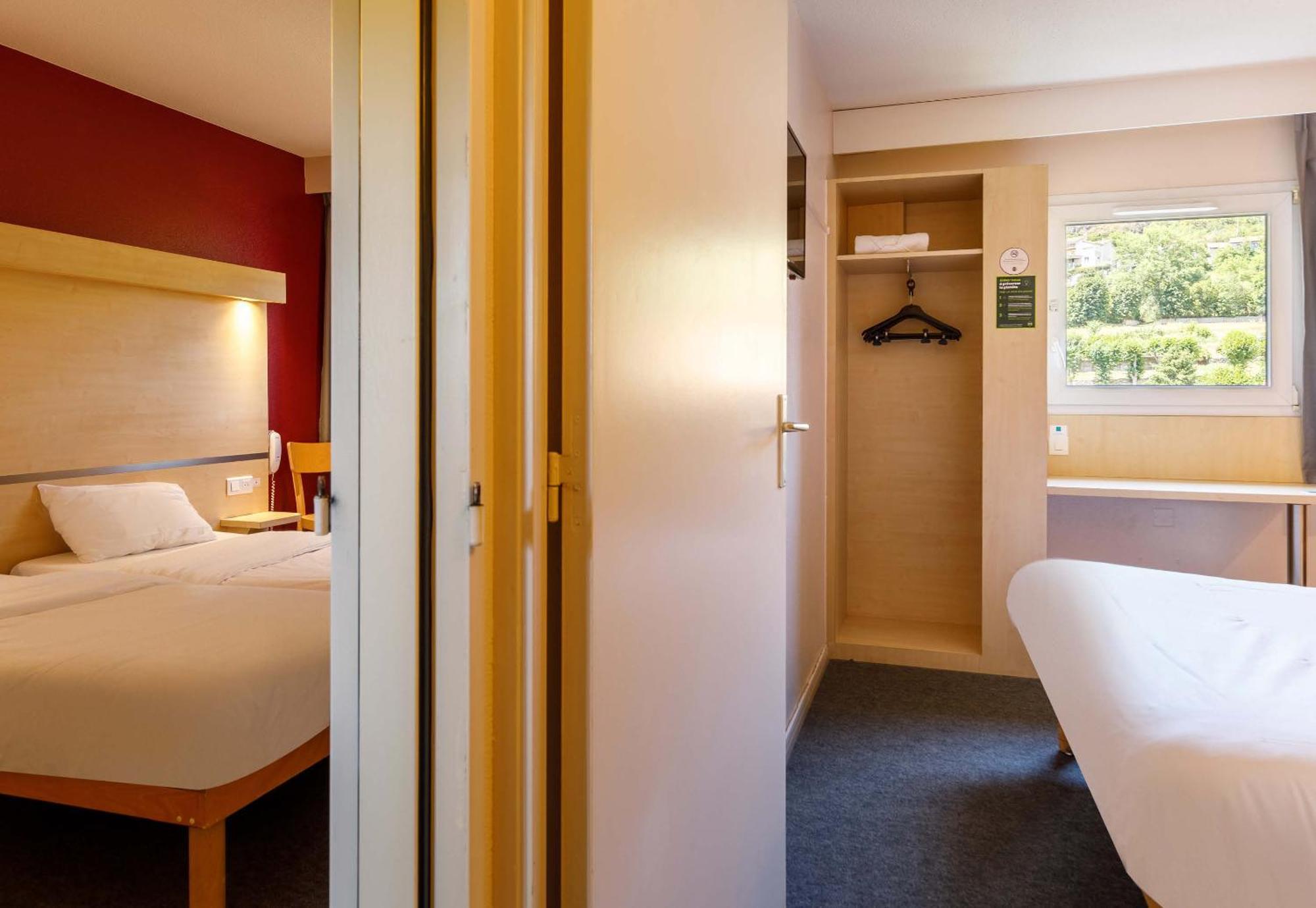 ホテル B＆B オテル ル ピュイ アン ヴレ Vals-pres-le-Puy エクステリア 写真
