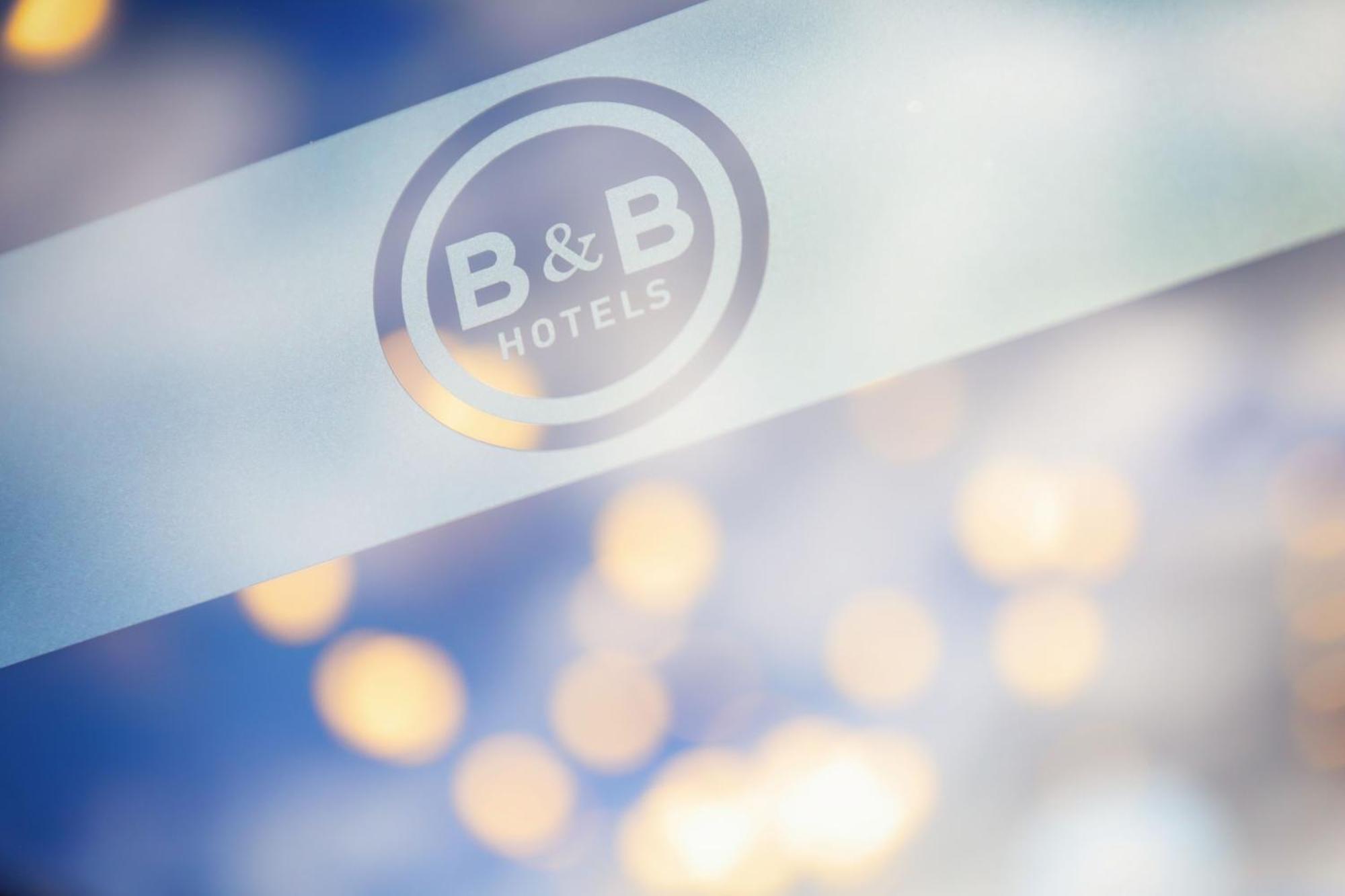 ホテル B＆B オテル ル ピュイ アン ヴレ Vals-pres-le-Puy エクステリア 写真