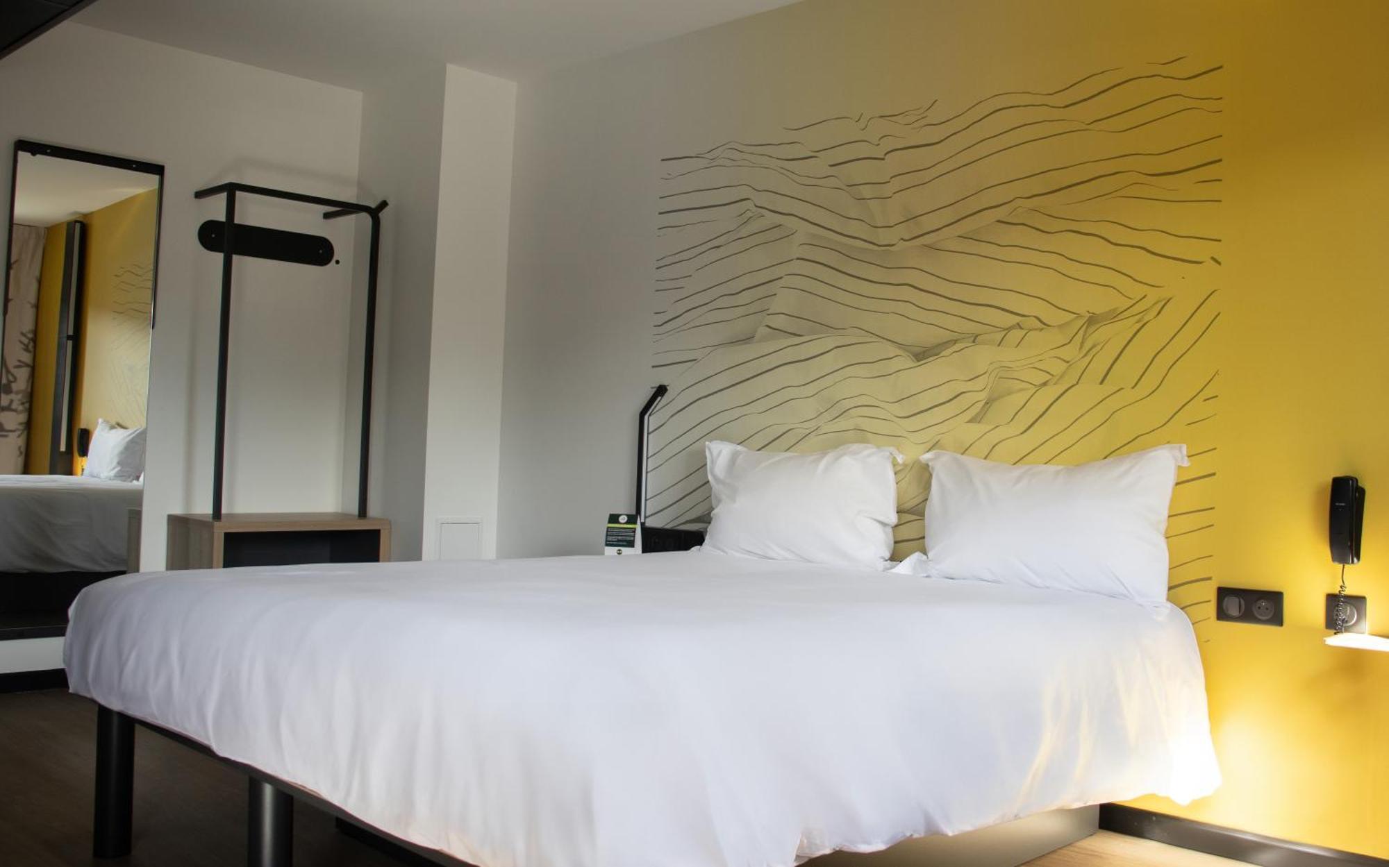 ホテル B＆B オテル ル ピュイ アン ヴレ Vals-pres-le-Puy エクステリア 写真