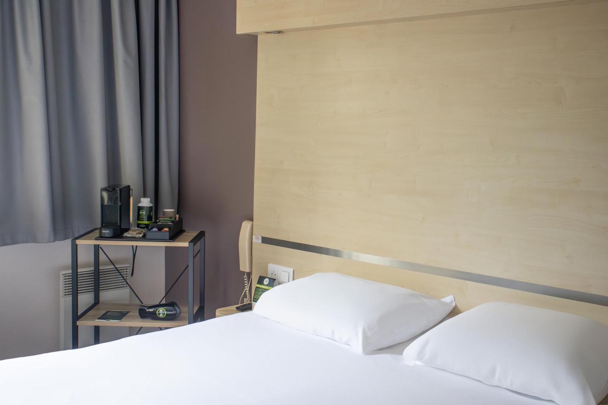 ホテル B＆B オテル ル ピュイ アン ヴレ Vals-pres-le-Puy エクステリア 写真