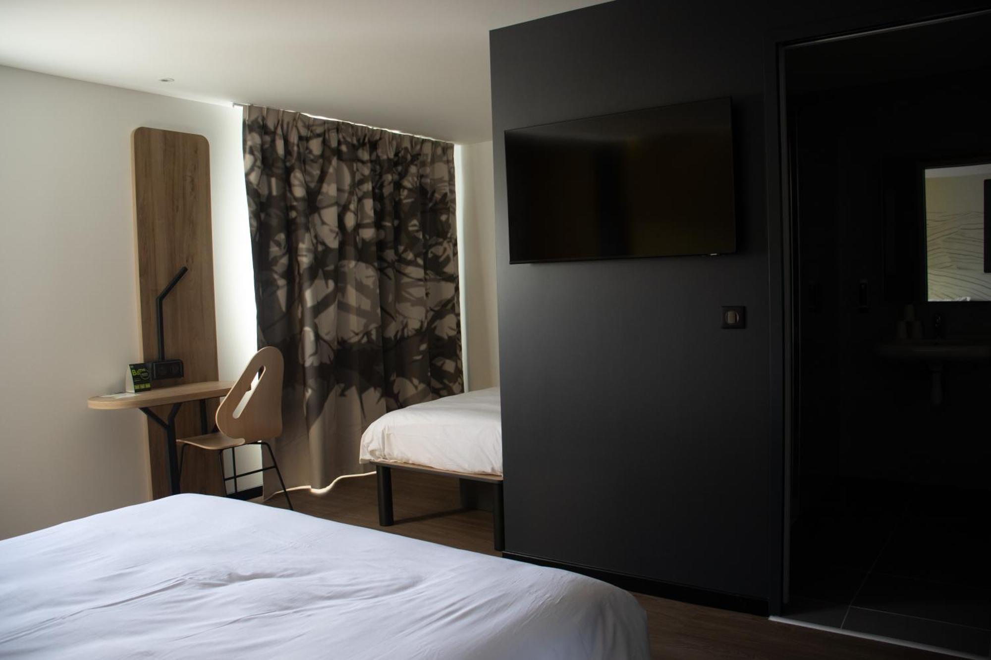 ホテル B＆B オテル ル ピュイ アン ヴレ Vals-pres-le-Puy エクステリア 写真