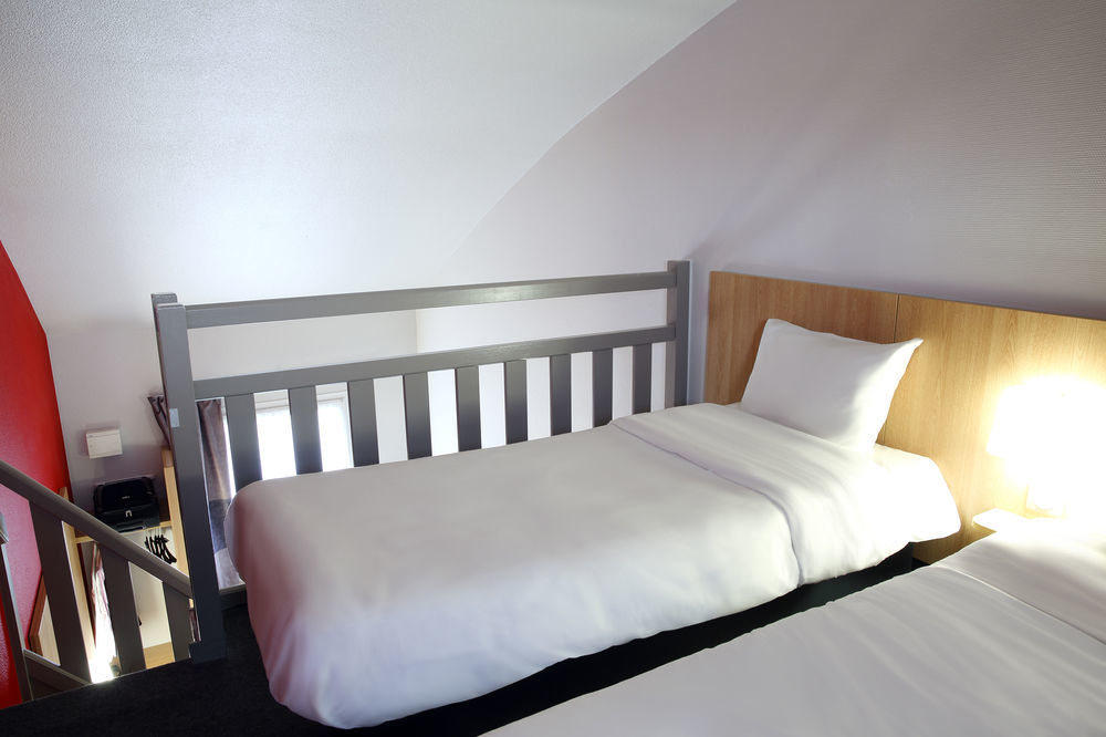 ホテル B＆B オテル ル ピュイ アン ヴレ Vals-pres-le-Puy エクステリア 写真