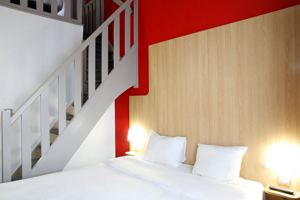 ホテル B＆B オテル ル ピュイ アン ヴレ Vals-pres-le-Puy エクステリア 写真