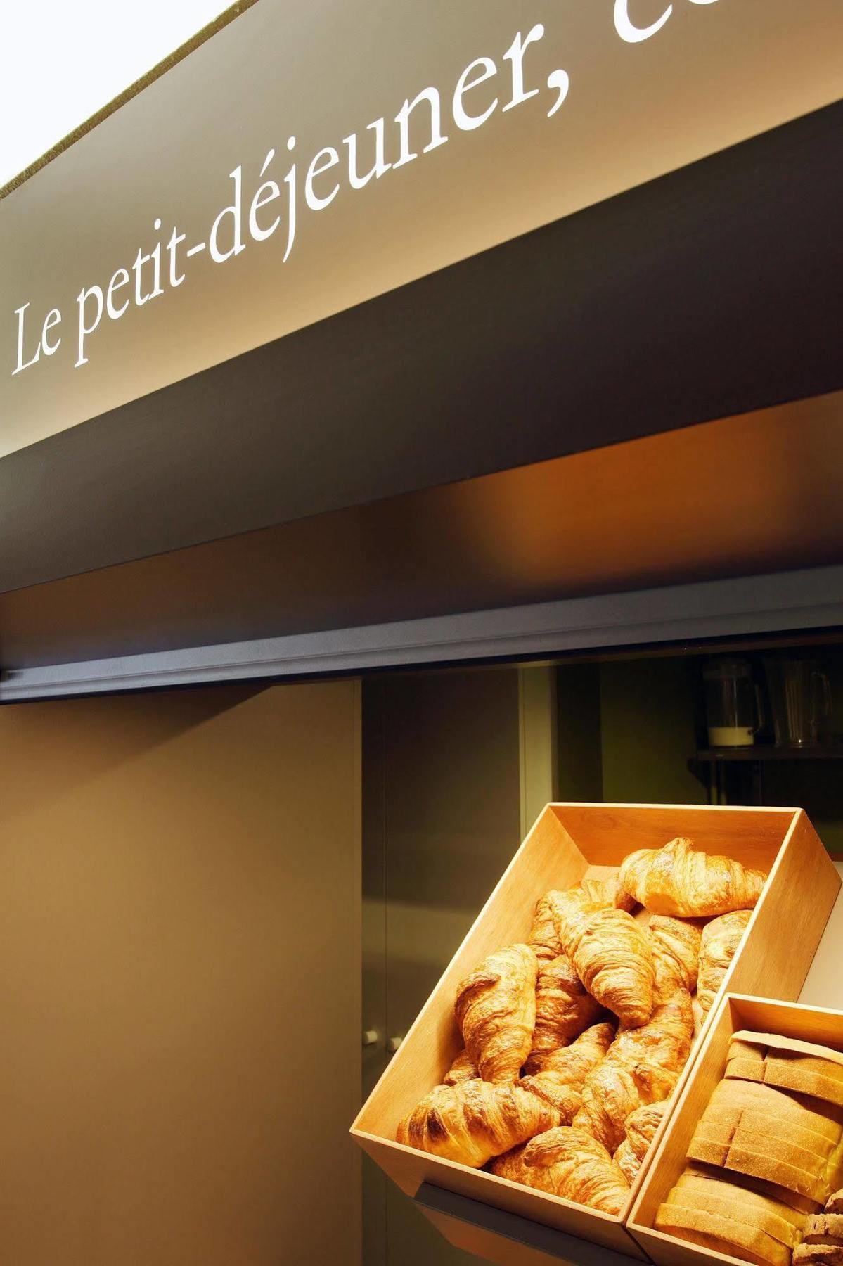ホテル B＆B オテル ル ピュイ アン ヴレ Vals-pres-le-Puy エクステリア 写真