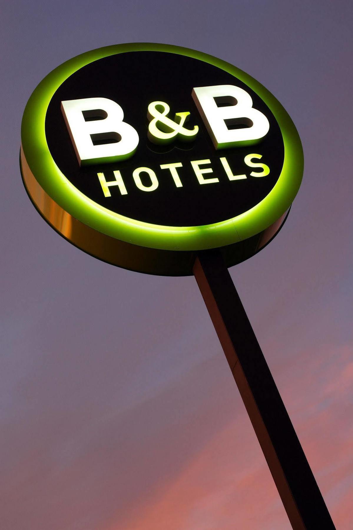 ホテル B＆B オテル ル ピュイ アン ヴレ Vals-pres-le-Puy エクステリア 写真