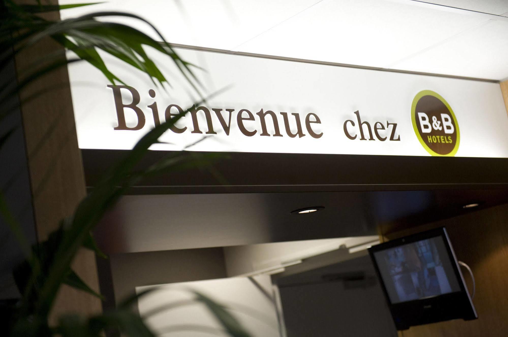 ホテル B＆B オテル ル ピュイ アン ヴレ Vals-pres-le-Puy エクステリア 写真